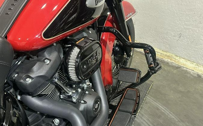 Harley-Davidson® Heritage Classic 114 2022 Redline Red/Vivid Black (Black Finish w/Cast Wheels)