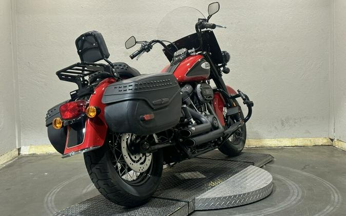 Harley-Davidson® Heritage Classic 114 2022 Redline Red/Vivid Black (Black Finish w/Cast Wheels)