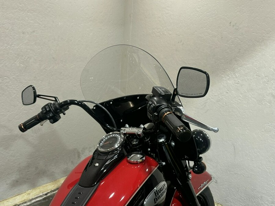 Harley-Davidson® Heritage Classic 114 2022 Redline Red/Vivid Black (Black Finish w/Cast Wheels)