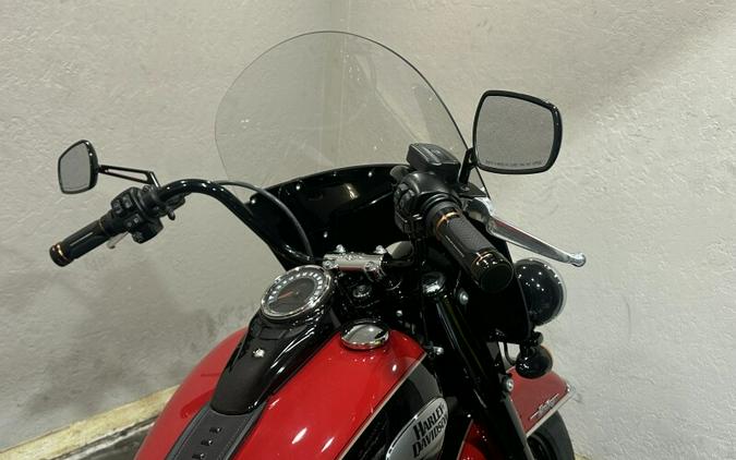 Harley-Davidson® Heritage Classic 114 2022 Redline Red/Vivid Black (Black Finish w/Cast Wheels)
