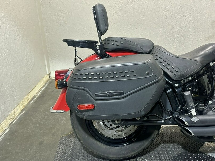 Harley-Davidson® Heritage Classic 114 2022 Redline Red/Vivid Black (Black Finish w/Cast Wheels)