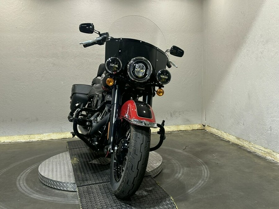 Harley-Davidson® Heritage Classic 114 2022 Redline Red/Vivid Black (Black Finish w/Cast Wheels)