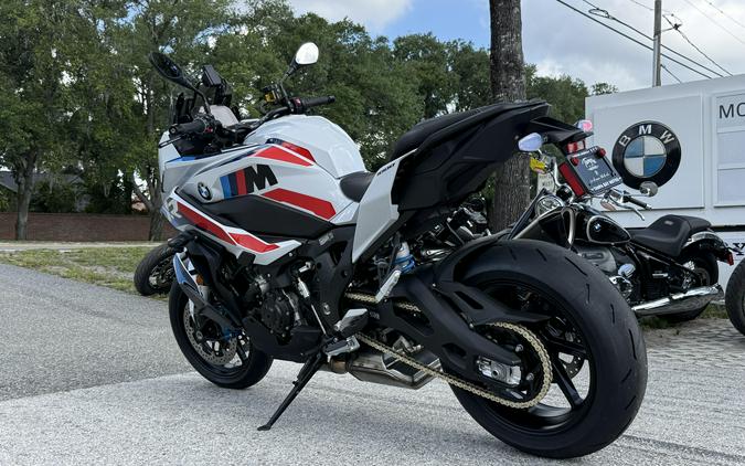 2026 BMW M 1000 XR