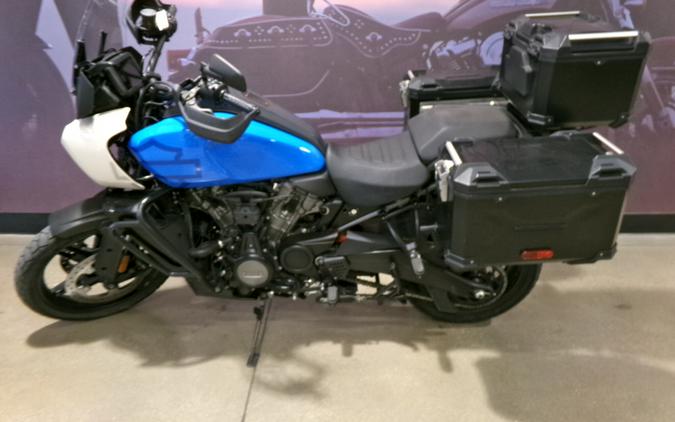 2022 Harley-Davidson® Pan America™ 1250 Special Fastback Blue/White Sand Pearl