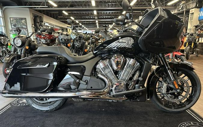 2023 Indian Motorcycle® Challenger® Black Metallic