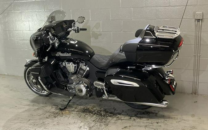 2025 Indian Roadmaster PowerPlus Limited w/PowerBand Audio Black Metallic