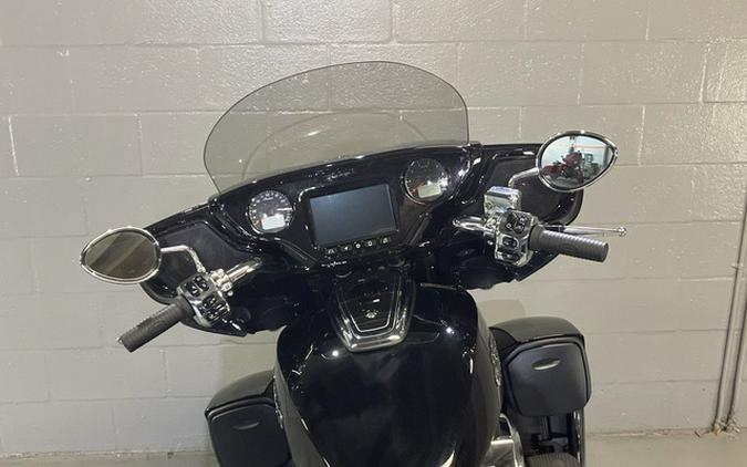 2025 Indian Roadmaster PowerPlus Limited w/PowerBand Audio Black Metallic