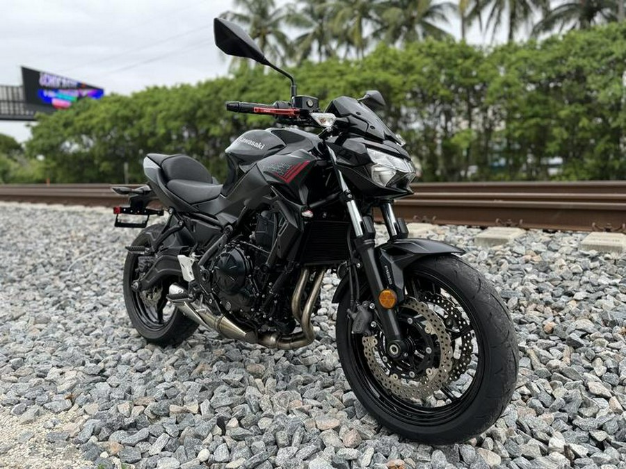 2020 Kawasaki Z650 ABS Metallic Black/Metallic Flat Spark Black