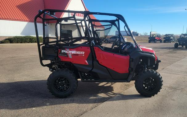 2024 Honda Pioneer 1000-5 Deluxe