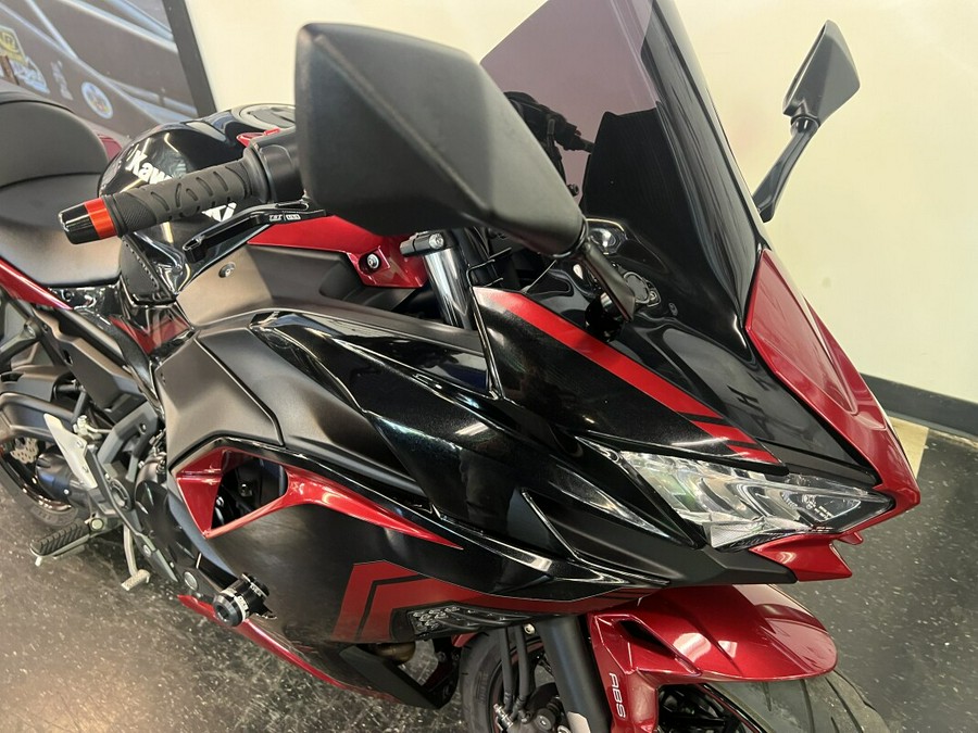 2021 Kawasaki Ninja 650 Black / Red