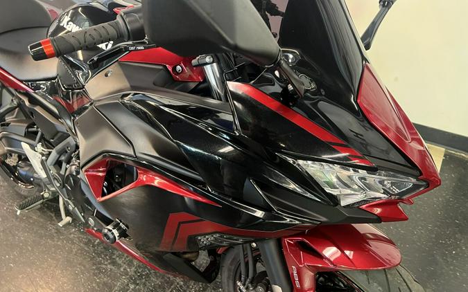 2021 Kawasaki Ninja 650 Black / Red