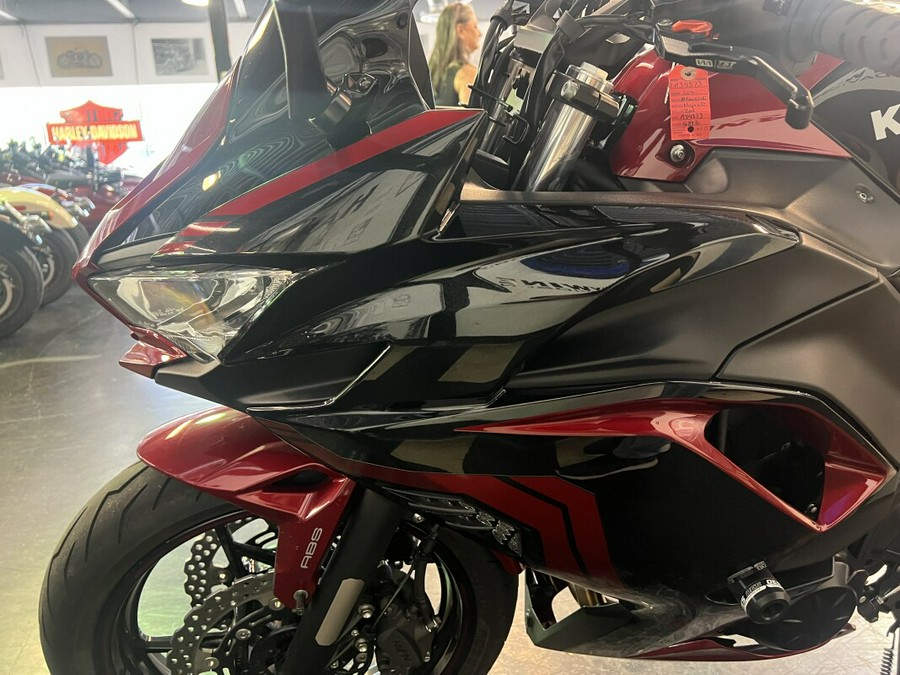 2021 Kawasaki Ninja 650 Black / Red