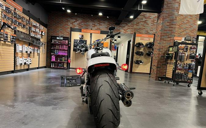 2024 Harley-Davidson Softail FXBR - Breakout