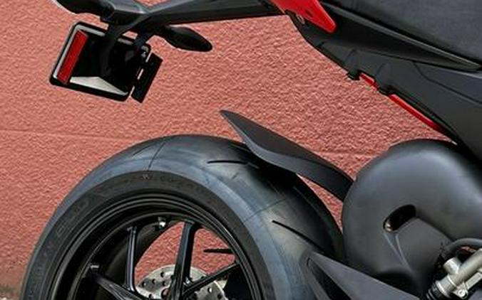 2024 Ducati Streetfighter V4 Red