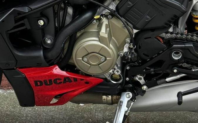 2024 Ducati Streetfighter V4 Red