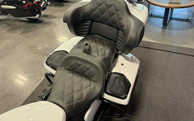 2025 Indian Motorcycle Pursuit® Dark Horse® with Powerband Audio Package