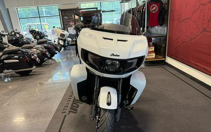 2025 Indian Motorcycle Pursuit® Dark Horse® with Powerband Audio Package