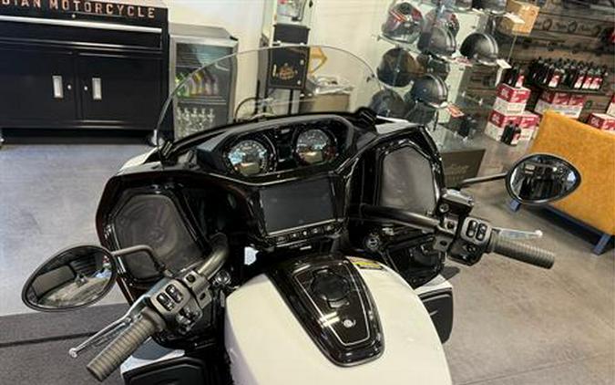 2025 Indian Motorcycle Pursuit® Dark Horse® with Powerband Audio Package