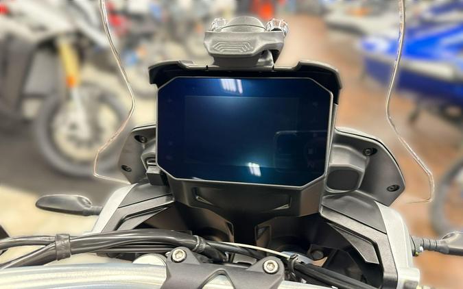 2025 MOTO GUZZI V85 TT E5+