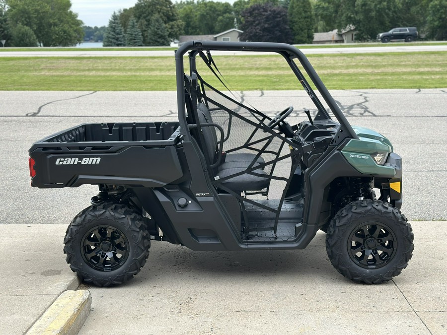 2025 Can-Am Defender DPS HD9