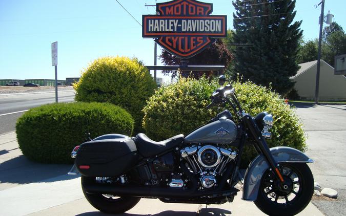 2026 Harley-Davidson® Heritage Classic Dark Billiard Gray Black Cast Wheels