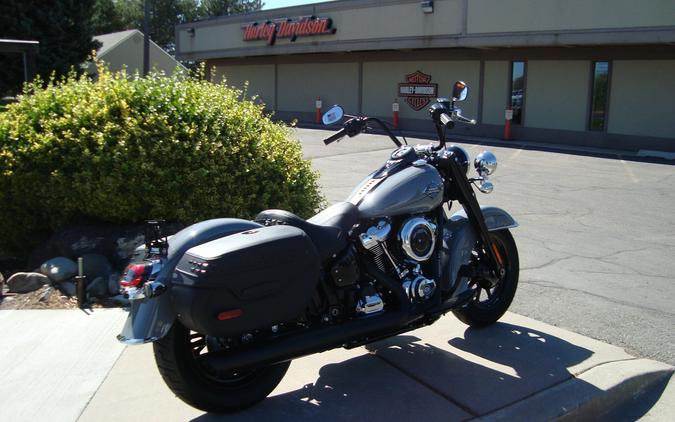 2026 Harley-Davidson® Heritage Classic Dark Billiard Gray Black Cast Wheels