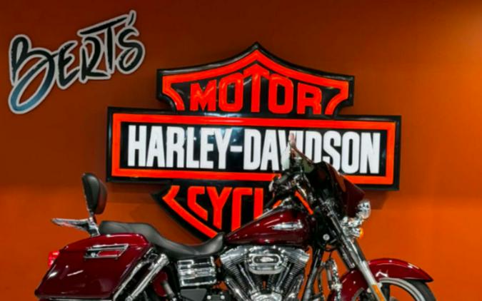 2015 Harley-Davidson® FLD - Dyna® Switchback™