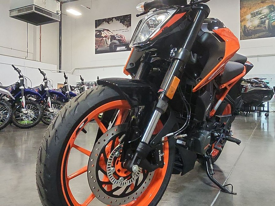 2023 KTM 200 Duke