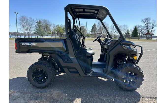 2024 Can-Am SSV DEF XT 64 HD10 BK 24 XT HD10