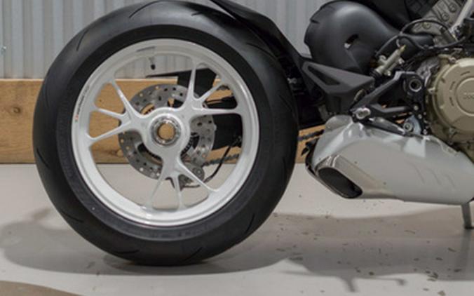 2025 Ducati Streetfighter V4 Supreme