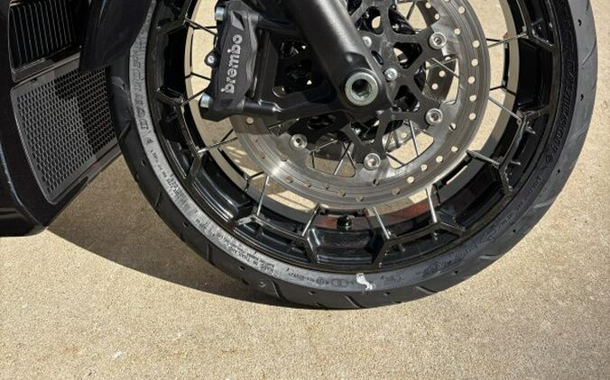 2025 Harley-Davidson® CVO™ Road Glide™ RAVEN FADE