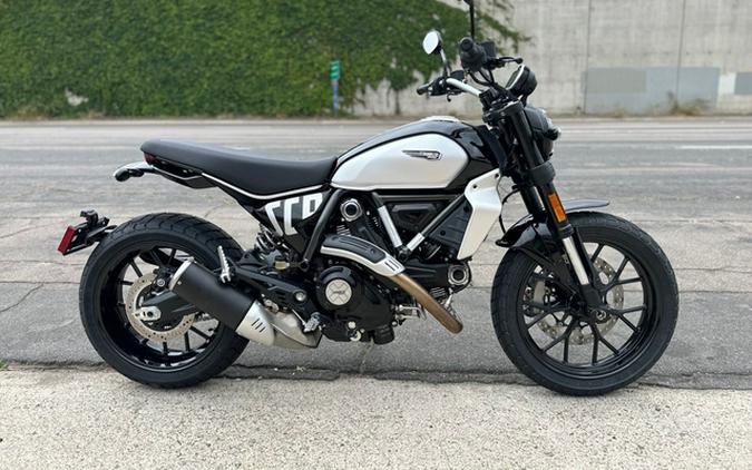2023 Ducati SCRMABLER Icon