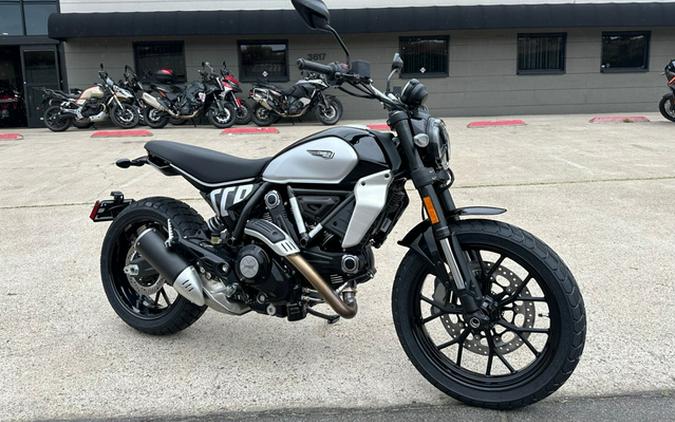 2023 Ducati SCRMABLER Icon