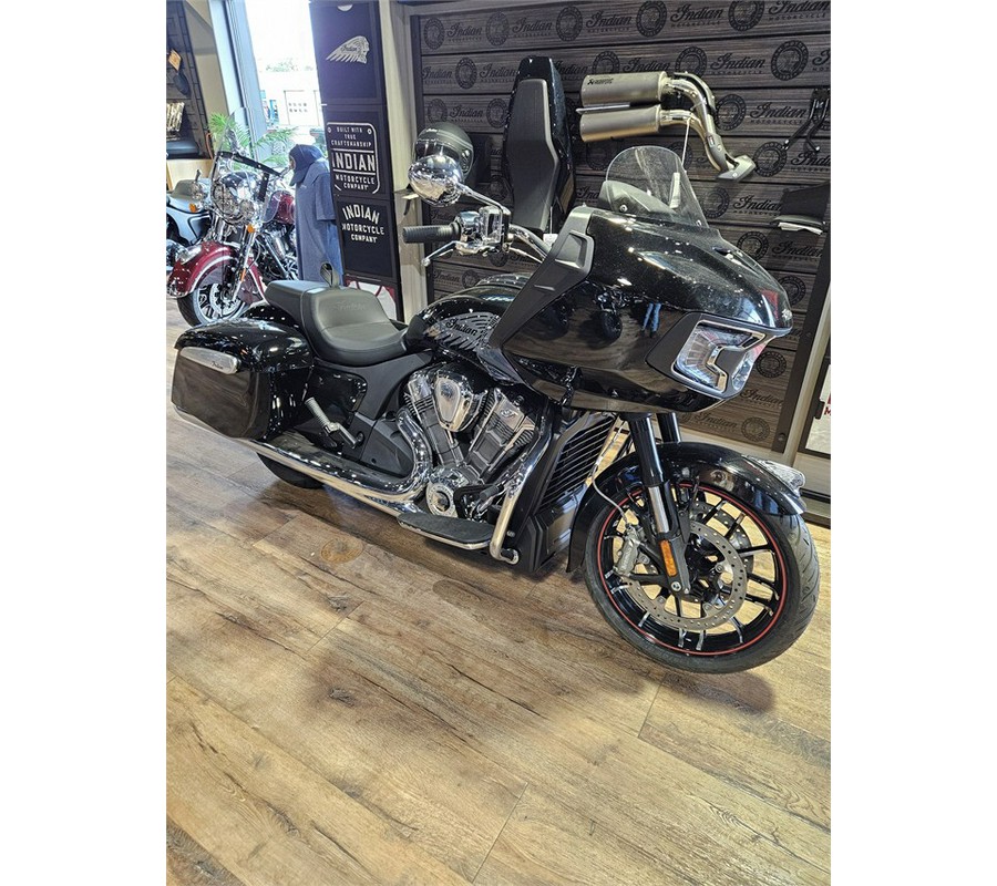 2023 Indian Motorcycle CHALLENGER LIMITED, BLACK METALLIC, 49ST