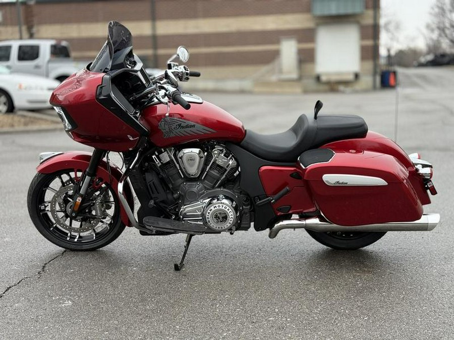 2025 Indian Motorcycle® Challenger® Limited w/PowerBand Audio Sunset Red Metallic