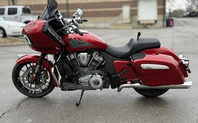 2025 Indian Motorcycle® Challenger® Limited w/PowerBand Audio Sunset Red Metallic