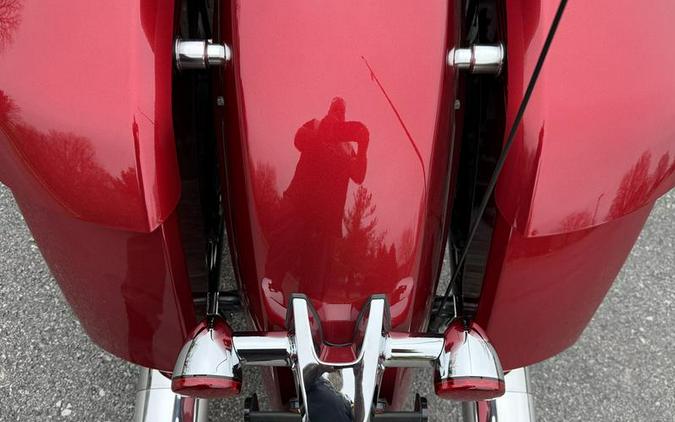 2025 Indian Motorcycle® Challenger® Limited w/PowerBand Audio Sunset Red Metallic