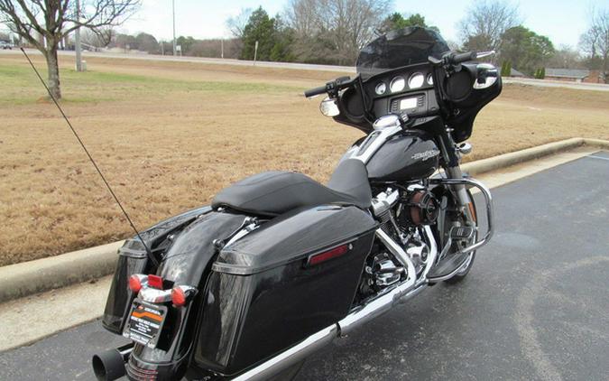 2017 Harley-Davidson FLHX - Street Glide