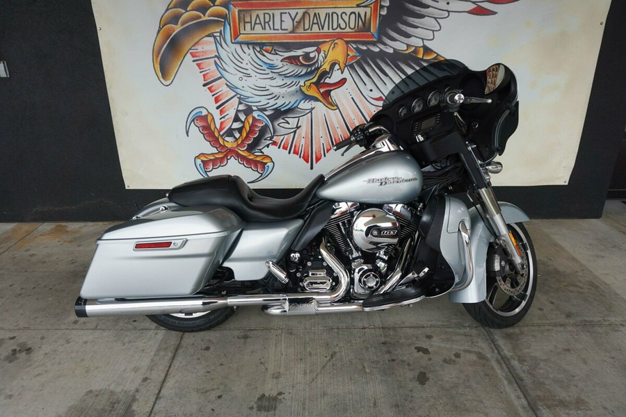 2014 Harley-Davidson Street Glide Brilliant Silver