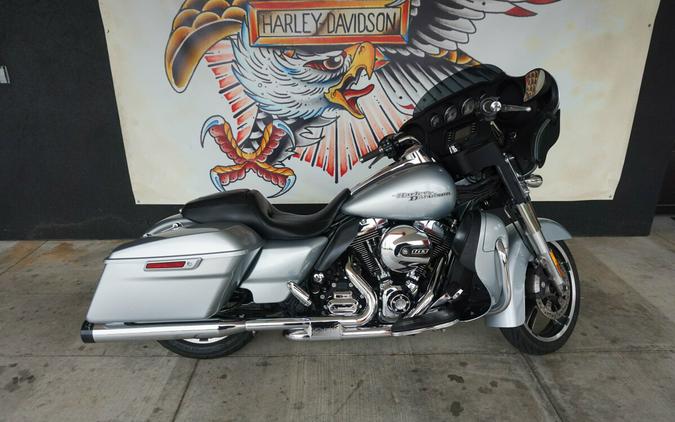 2014 Harley-Davidson Street Glide Brilliant Silver