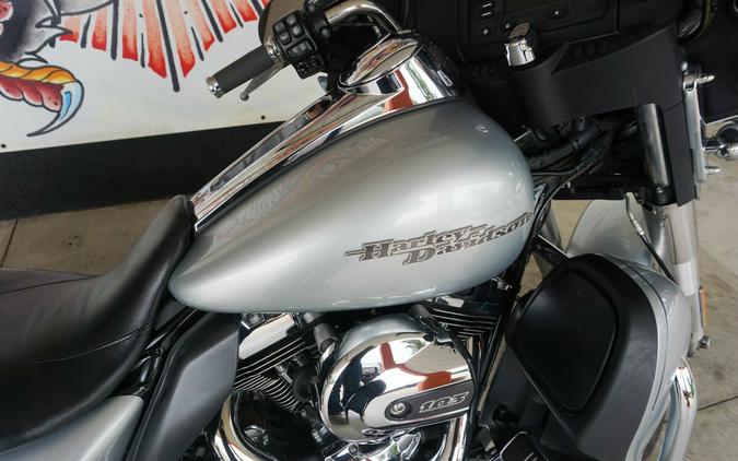 2014 Harley-Davidson Street Glide Brilliant Silver