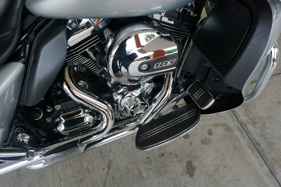 2014 Harley-Davidson Street Glide Brilliant Silver