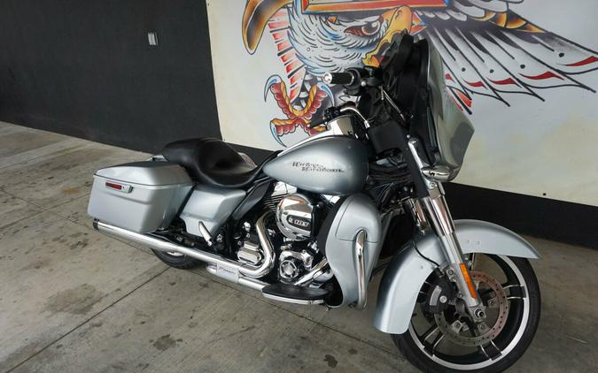 2014 Harley-Davidson Street Glide Brilliant Silver