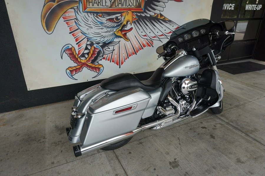 2014 Harley-Davidson Street Glide Brilliant Silver