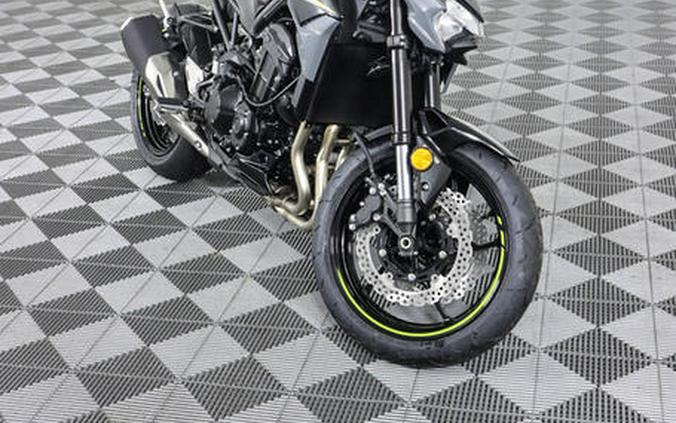 2024 Kawasaki Z900 ABS Metallic Spark Black/Metallic Matte Dark Gray