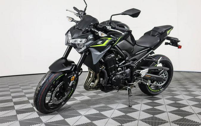 2024 Kawasaki Z900 ABS Metallic Spark Black/Metallic Matte Dark Gray