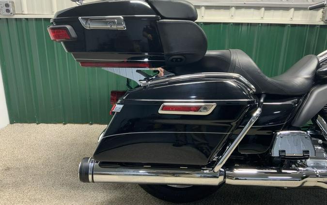 2017 Harley-Davidson® FLHTKL - Ultra Limited Low