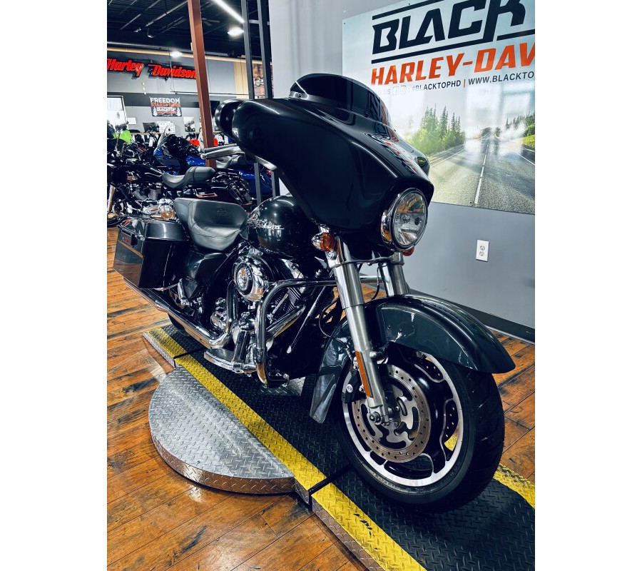 2009 Harley-Davidson® Street Glide® BLACK PEARL