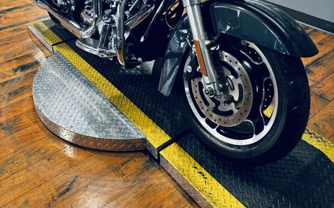 2009 Harley-Davidson® Street Glide® BLACK PEARL