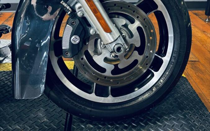 2009 Harley-Davidson® Street Glide® BLACK PEARL